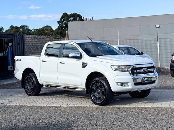 FORD RANGER 3.2 XLT 4X4 CD 20V DIESEL 4P AUTOMÁTICO FORD RANGER 3.2 XLT 4X4 CD 20V DIESEL 4P AUTOMÁTICO